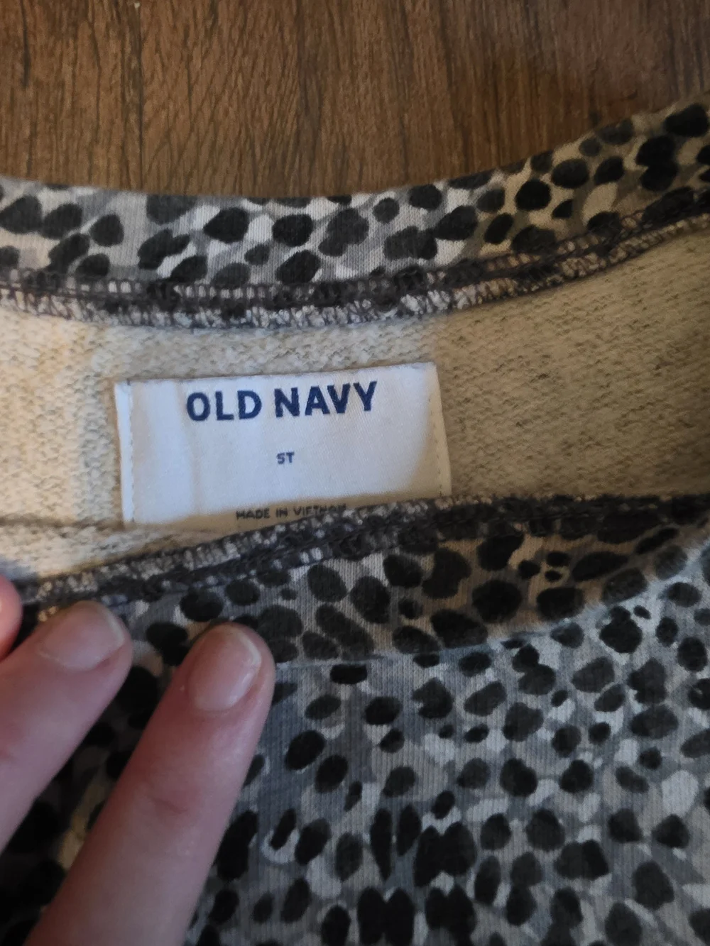 Childrens PlacwPink Openwork Crewneck &Old Navy Black-White Leopard Pullover Set